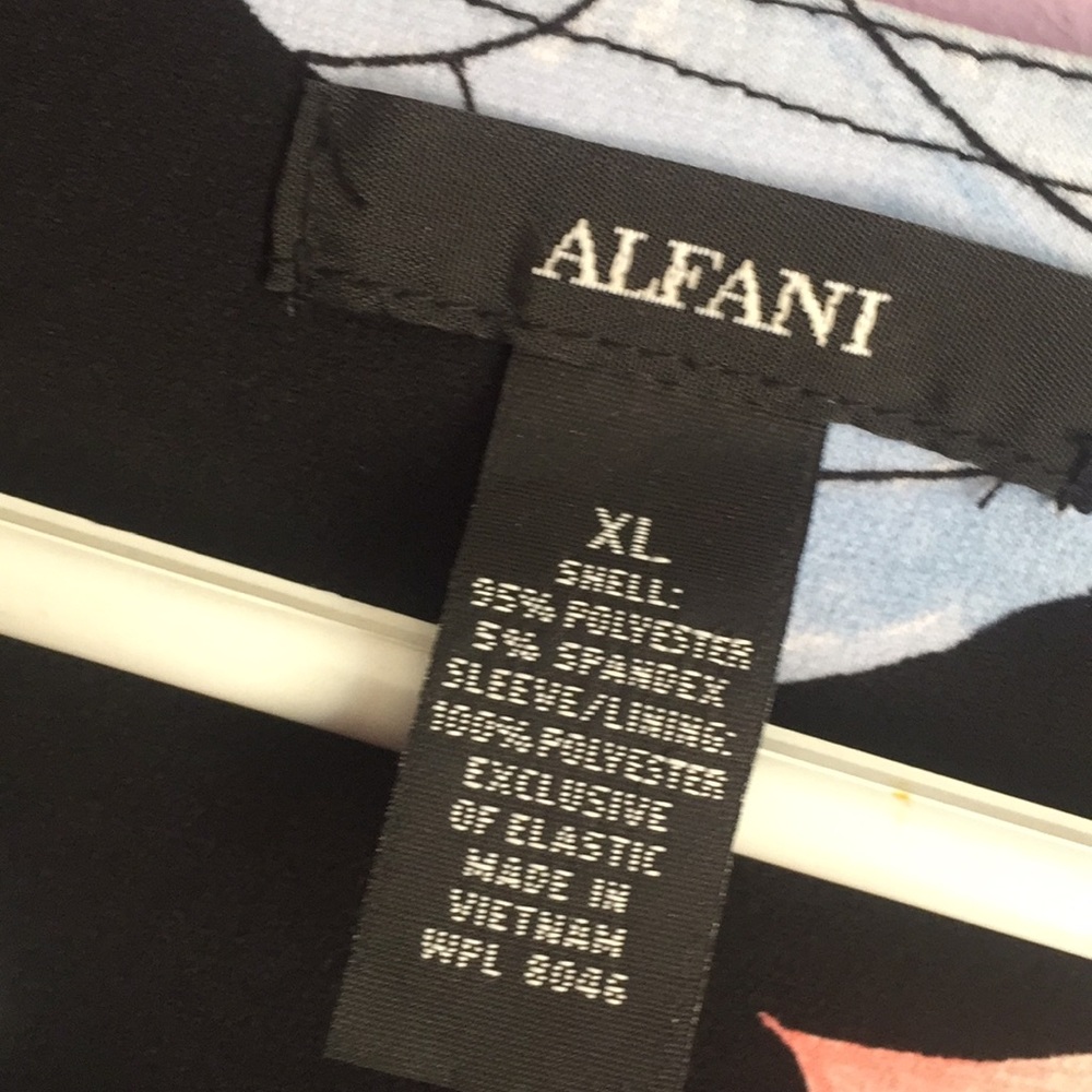 Blouse - Picture 2 of 2